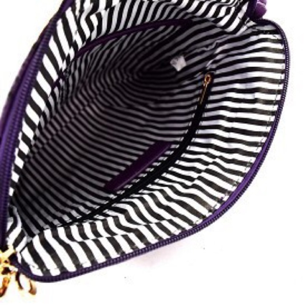 Vibrant Vegan Crocodile Animal Print Leather Crossbody Handbag - Picture 6 of 6